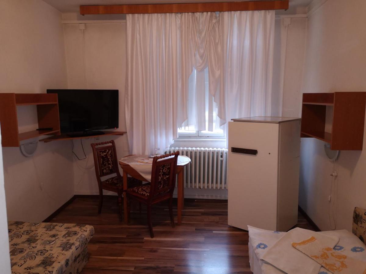 Biela Labut Hotel Michalovce Eksteriør billede