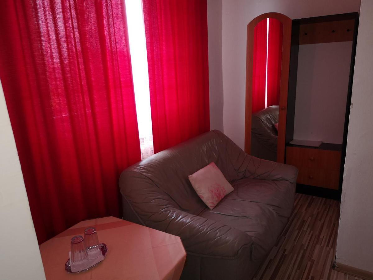 Biela Labut Hotel Michalovce Eksteriør billede